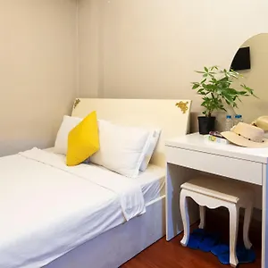 https://crowne-bui-vien-hotel.hotelsvungtau.com
